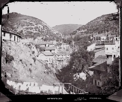 [Casas en la quebrada de San Francisco] — 1863–1864 | Chile de Ayer