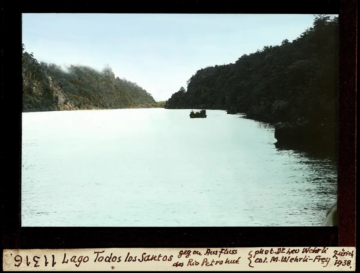 Lago Todos los Santos gegen Ausfluss des Rio Petrohué — 1938 | Chile de Ayer