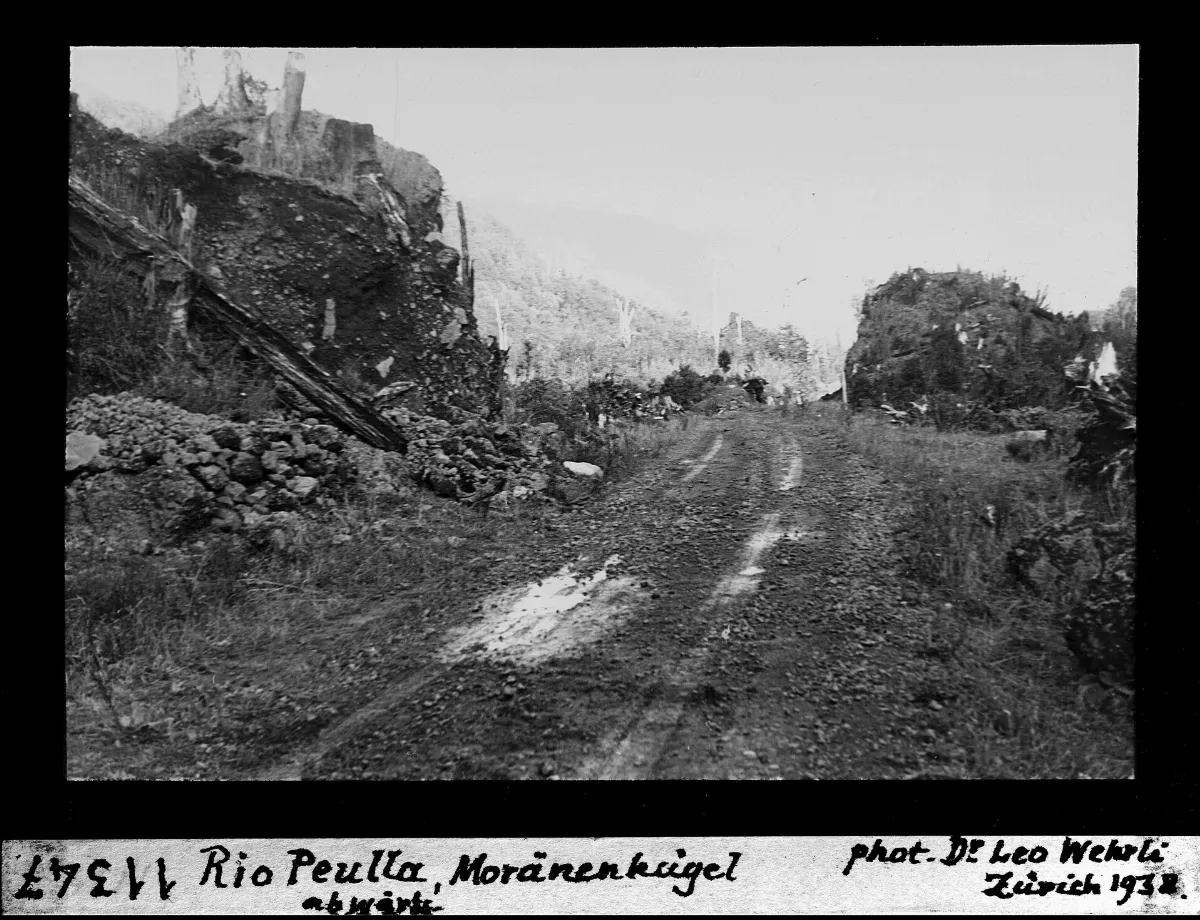 Rio Peulla, Moränenhügel abwärts — Puerto Montt — 1938 | Chile de Ayer
