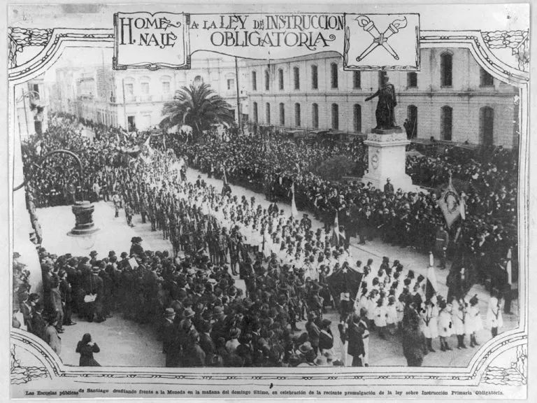 Chile - Ley de Instrucción Primaria Obligatoria 1920 — 1920 | Chile de Ayer