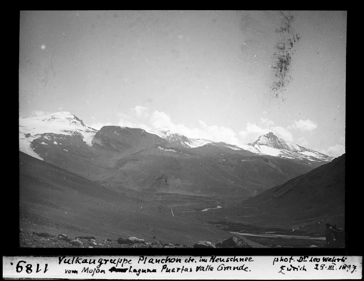 Vulkangruppe Planchon, im Neuschnee vom Mojon, Laguna Puertas Valle Grande — 1897 | Chile de Ayer