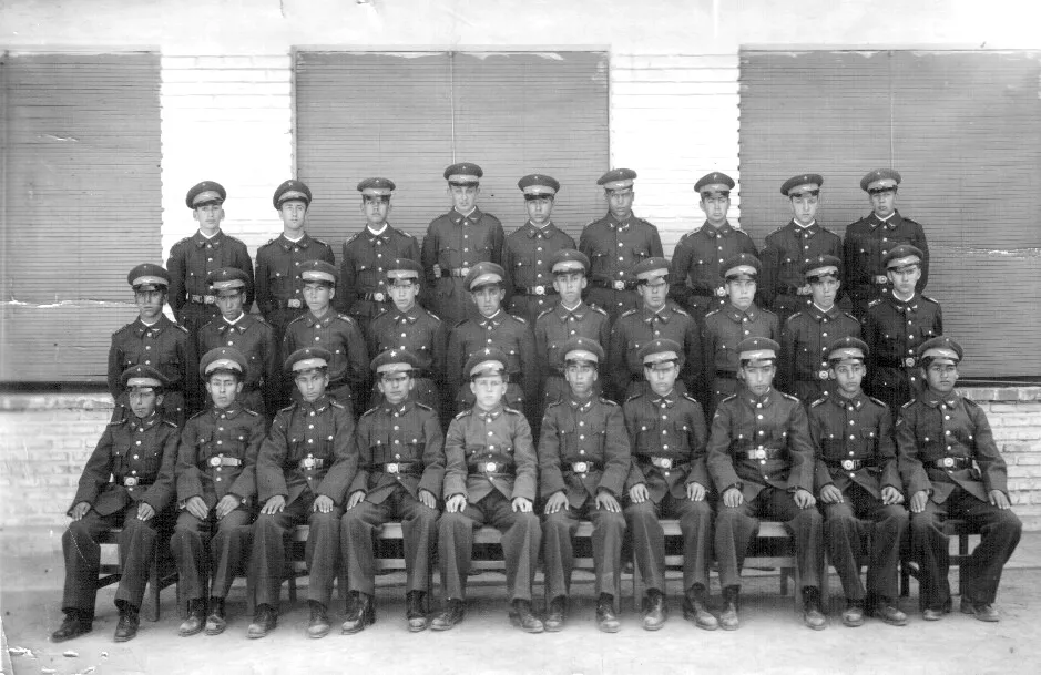 Esc. de Especialidades(curso 1945 - 1947) — 1945 | Chile de Ayer