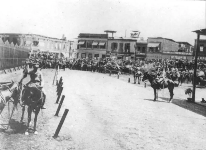 Regimiento Esmeralda en la represión de la huelga de Iquique (1907) — 1907 | Chile de Ayer