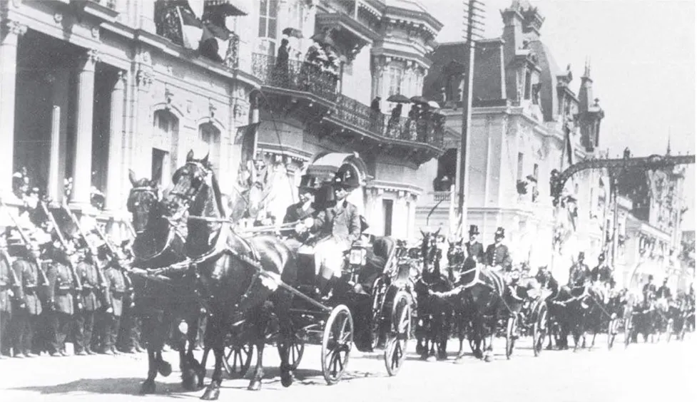 Desfile en la Alameda-Centenario Chile 1910 — 1910 | Chile de Ayer
