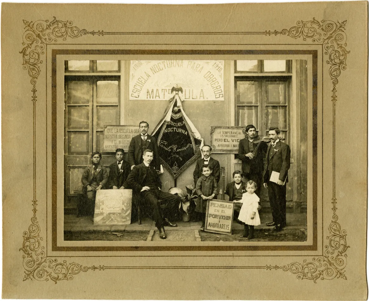 Escuela nocturna para obreros Camilo Henríquez — 1910 | Chile de Ayer