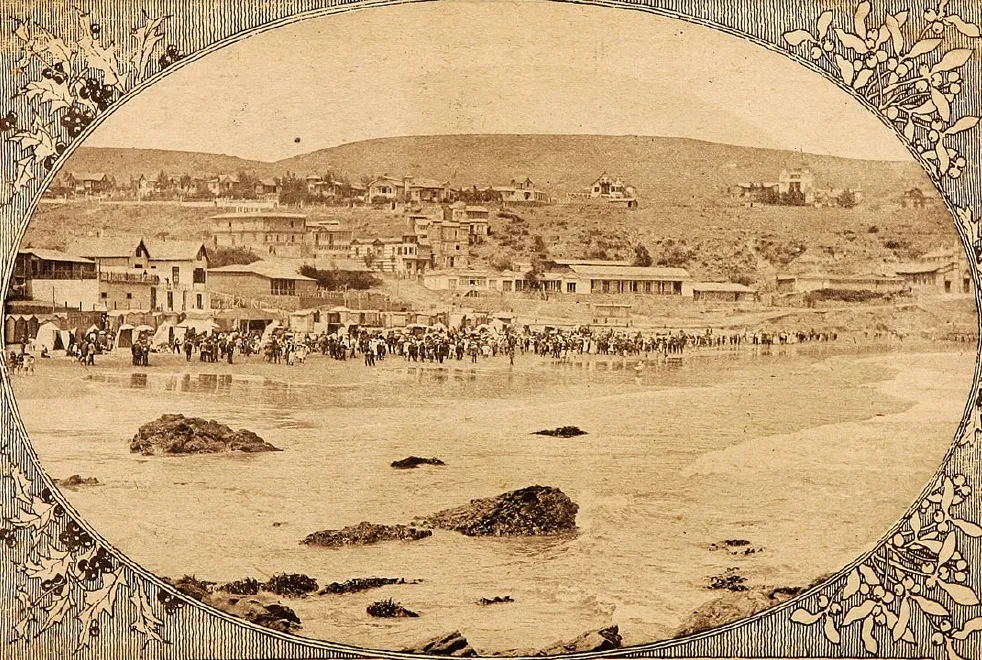 Verano en Playa chica de Cartagena 1916 - Chile — Municipalidad de Valparaíso — 1917 | Chile de Ayer