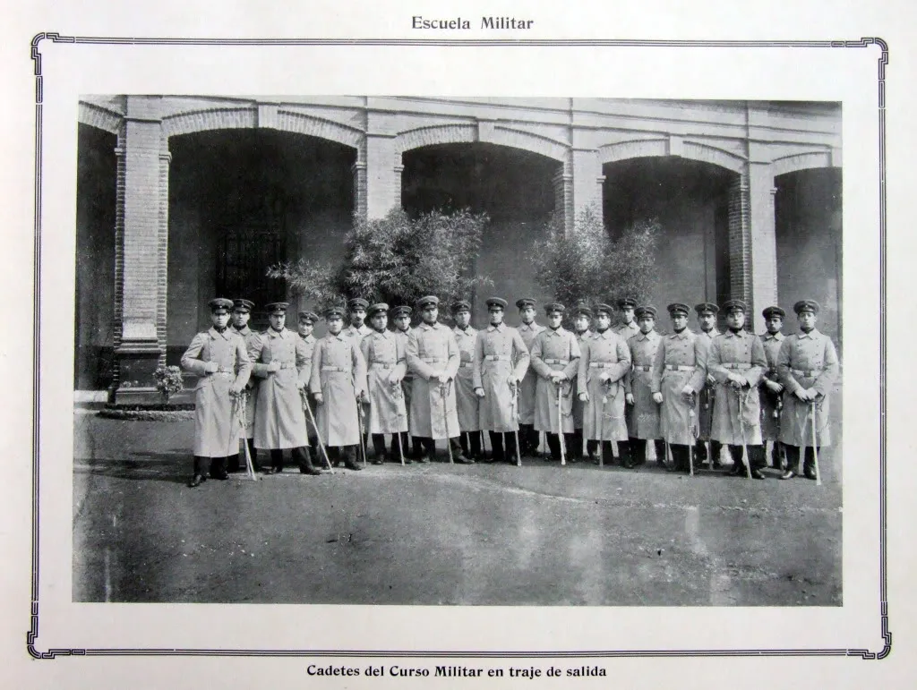 Ejércitodechile-álbumgráfico-1910-DSCF1384 — 1910 | Chile de Ayer