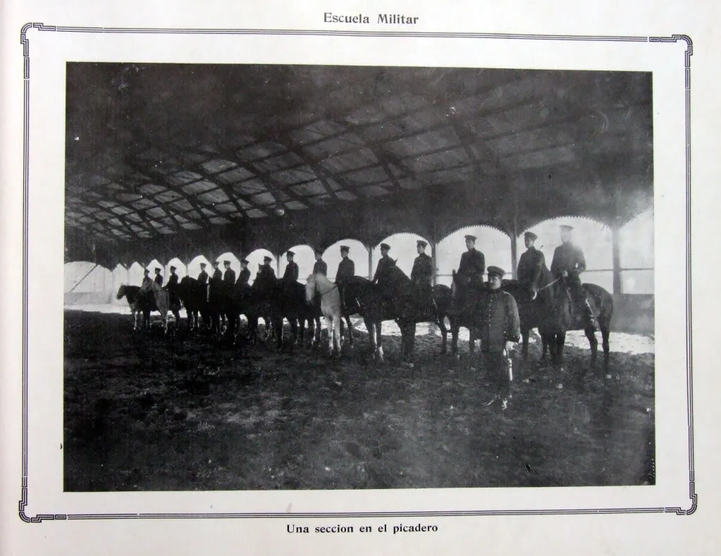 Ejércitodechile-álbumgráfico-1910-DSCF1394 — 1910 | Chile de Ayer