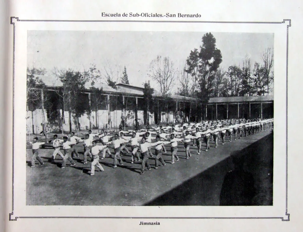 Ejércitodechile-álbumgráfico-1910-DSCF1419 — 1910 | Chile de Ayer