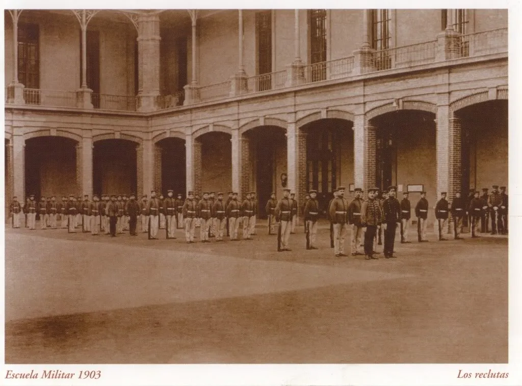 Ejércitodechile-álbumgráfico-1910-EscMil001 — 1910 | Chile de Ayer