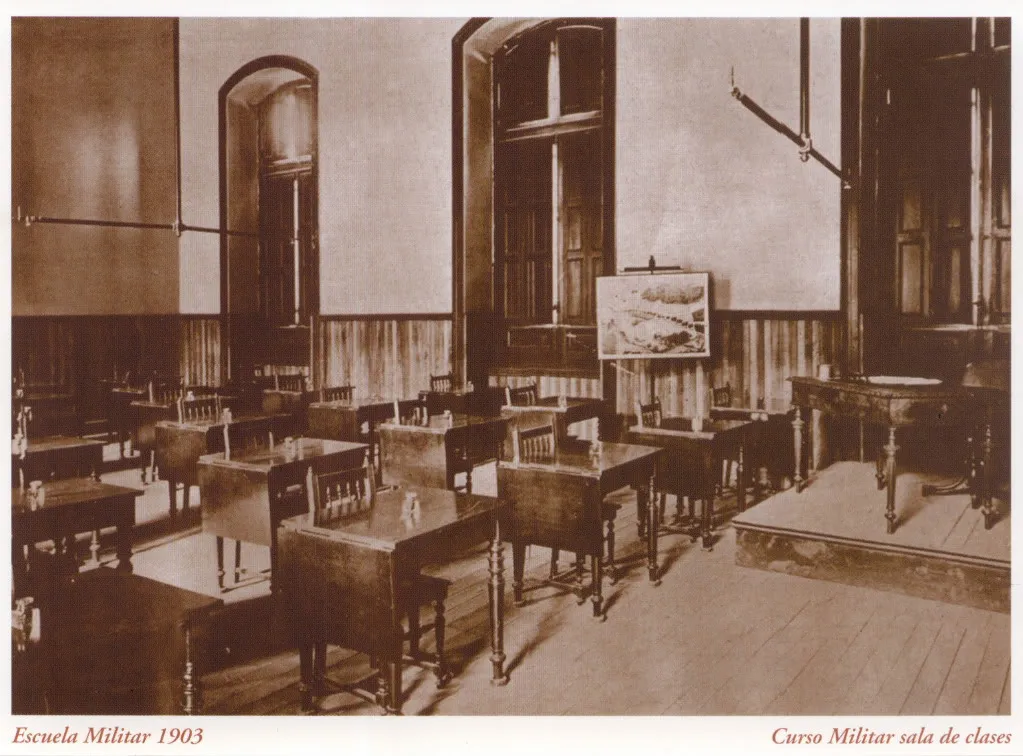 Ejércitodechile-álbumgráfico-1910-escmil005 — 1910 | Chile de Ayer