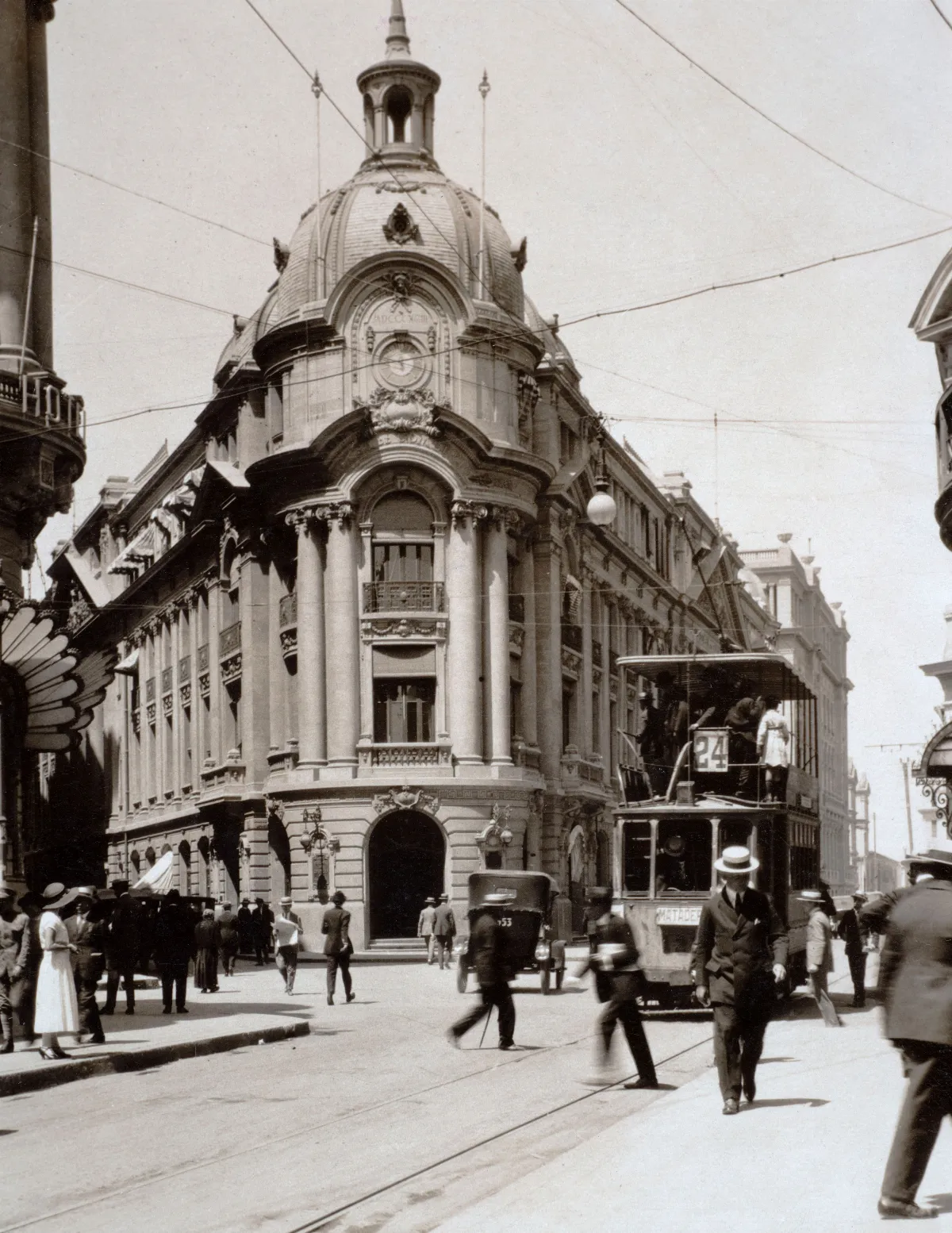 Chili, straatbeeld van Santiago de Chili Calle Bandera, SFA002027150 — Santiago — 1925 | Chile de Ayer