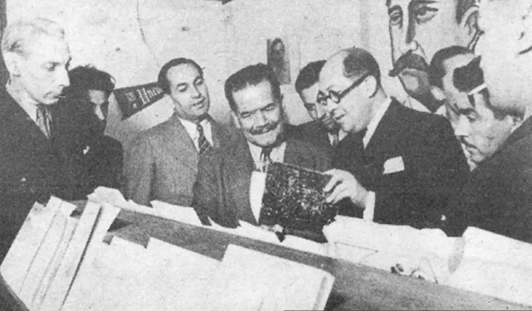 Romero Alberto con el pte Pedro Aguirre Cerda -foto FeriaLibro1939 — 1939 | Chile de Ayer