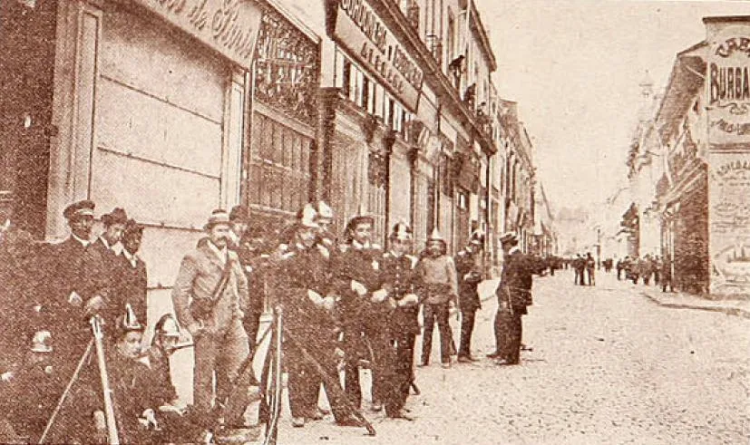 Mitin de la carne - Bomberos montando guardia — 1905 | Chile de Ayer