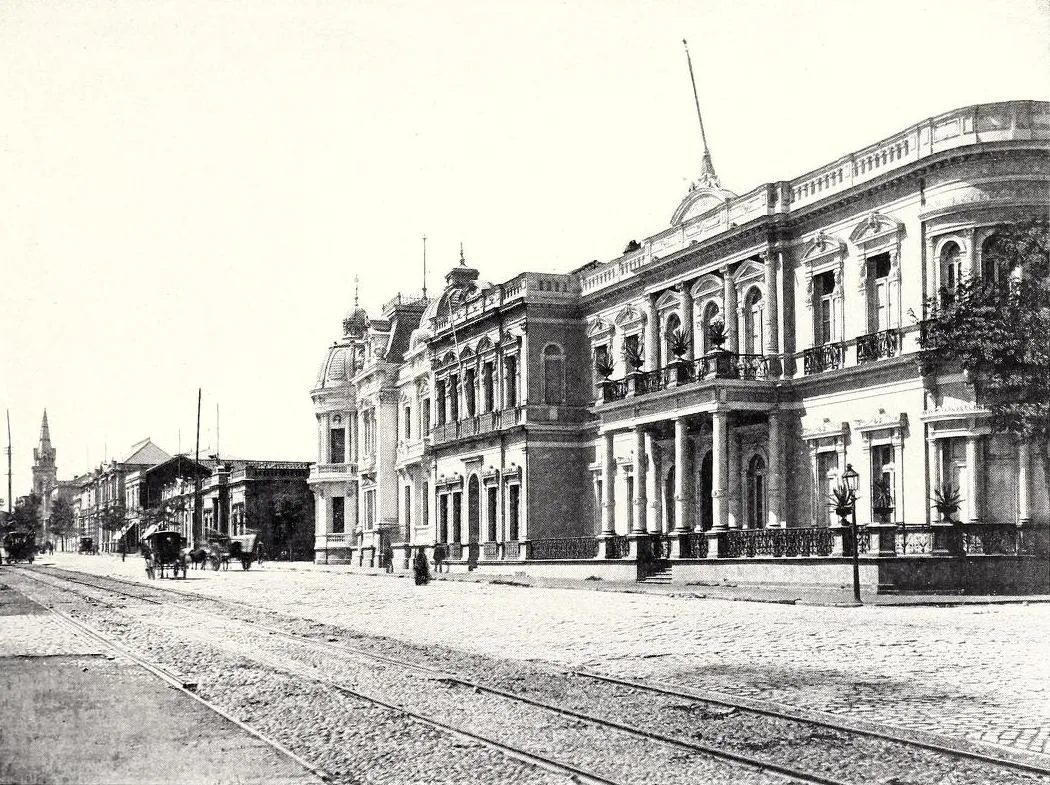 Residence on the Alameda de las Delicias, Santiago — 1904 | Chile de Ayer