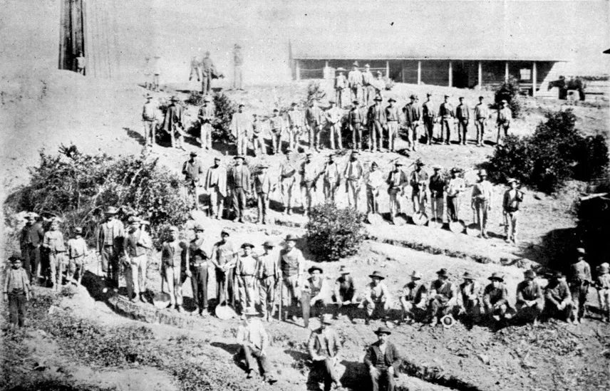 Trabajadores del Carbon en Coronel 1903 — Concepción — 1903 | Chile de Ayer