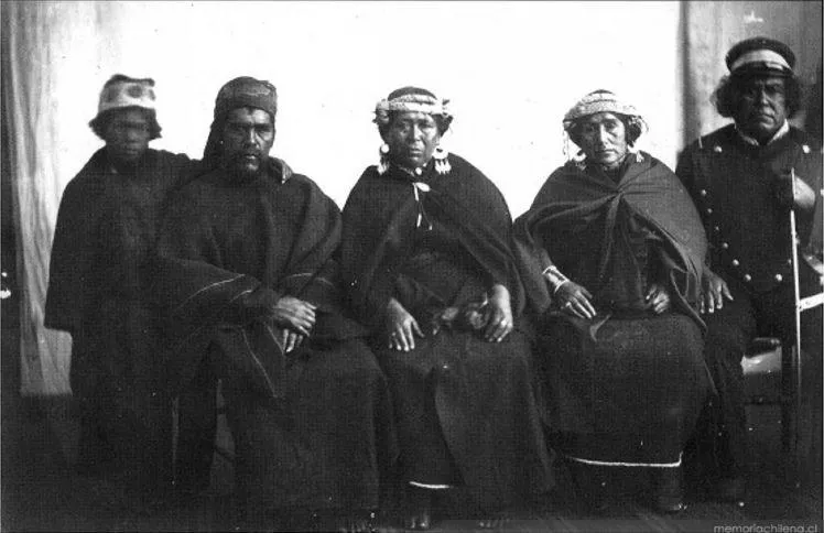 Huaraman y su hermano y Juan Soldado, 1863 — Temuco — 1863 | Chile de Ayer