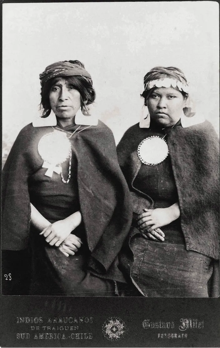 Mujeres Mapuches por Gustav Milet — Temuco — 1890 | Chile de Ayer