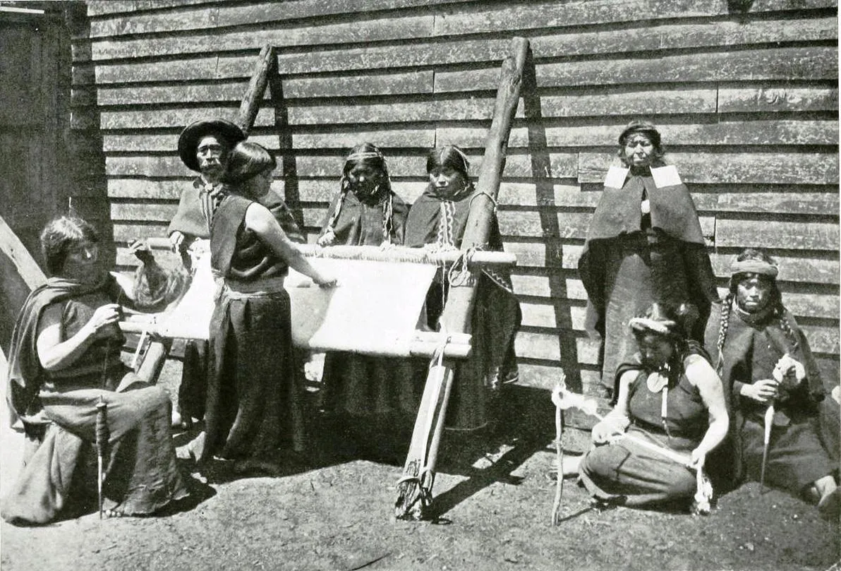 Telar mapuche — Temuco — 1908 | Chile de Ayer