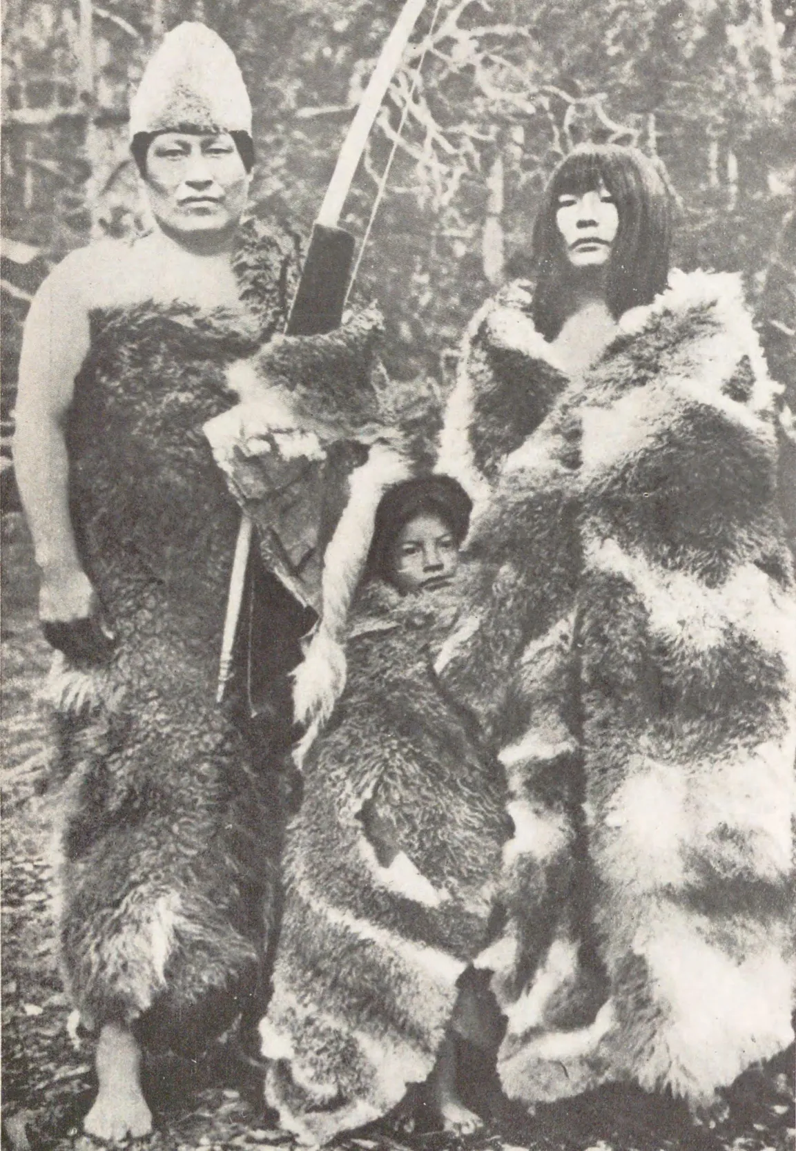 Ona people, Indigenous peoples of Tierra del Fuego (from a book Published in 1931) P.367 — Tierra del Fuego — 1931 | Chile de Ayer
