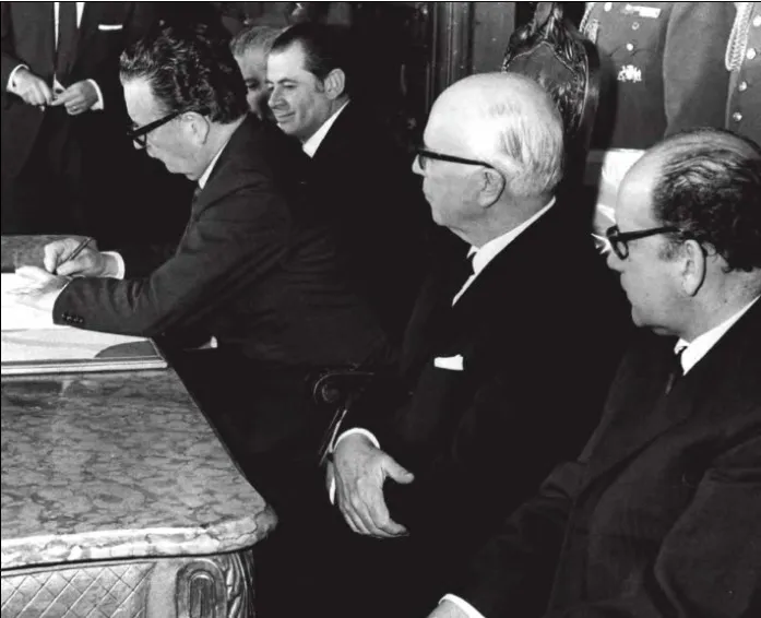 AllendeNacionalizacion — 1971 | Chile de Ayer