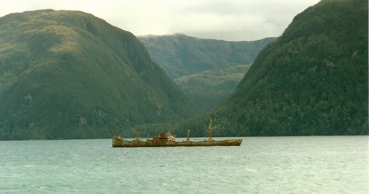 Wreck of the Capitan Leonidas2 — 1993 | Chile de Ayer