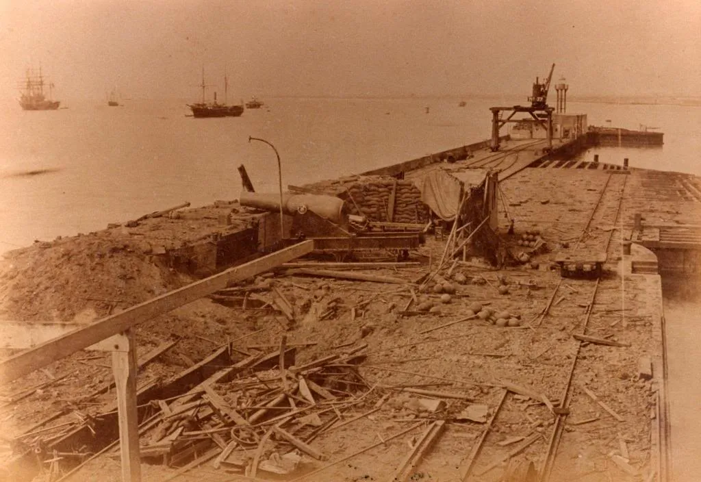 FUERTESDELADARSENACAONESDESTROZADOS — 1881 | Chile de Ayer