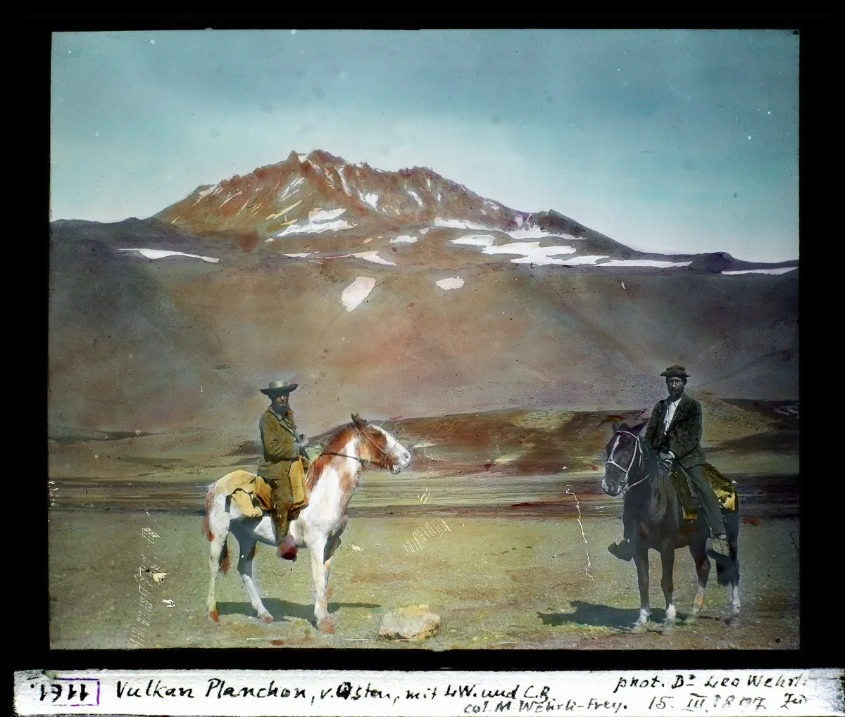 Vulkan Planchon, von Osten, mit L. W. [Leo Wehrli] und C. B. [Carlos Bruck] — 1897 | Chile de Ayer