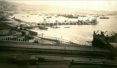Muelle barón, 1914 — Municipalidad de Valparaíso — 1914 | Chile de Ayer