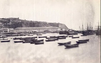 Primeros Almacenes Fiscales, 1863 — Municipalidad de Valparaíso — 1863 | Chile de Ayer