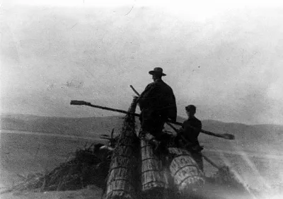 Martín Gusinde en los conchales de Pichilemu, 1917 — 1917 | Chile de Ayer