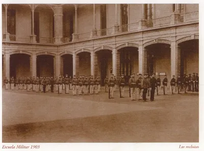 Ejércitodechile-álbumgráfico-1910-EscMil001 — 1910 | Chile de Ayer