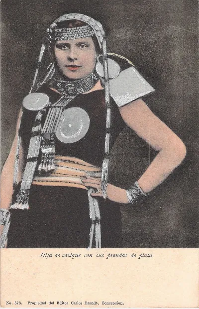 Hija de lonko con plateria — Temuco — 1909 | Chile de Ayer