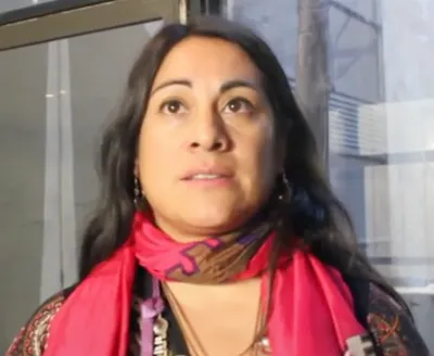 Relmu Ñamku (born 1977) in the video 'Todxs somos Relmu Ñamku - Juicio contra comunidad mapuche' — Temuco — 1977 | Chile de Ayer