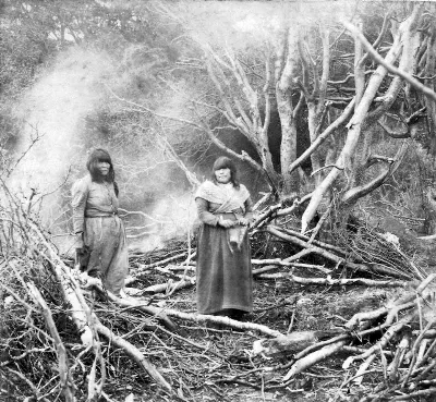 Onas ushuaia 1890 — Tierra del Fuego — 1890 | Chile de Ayer