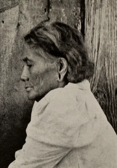 An Old Woman Of Easter Island With Dilated Ear-Lobe, The Mystery of Easter Island, published 1919 — Isla de Pascua — 1914 | Chile de Ayer