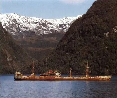 Wreck of freighter Capitàn Leonidas in Canal Messier, Chile, in 1989