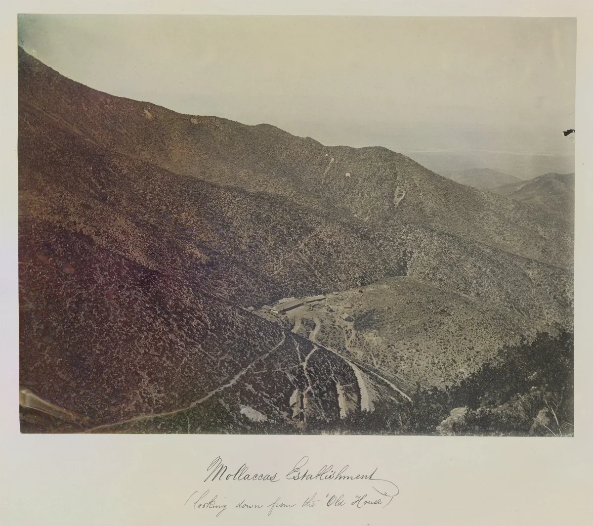 Mina Las Mollacas Tamaya, mirando desde la Casa Vieja, 1860 — 1860 | Chile de Ayer