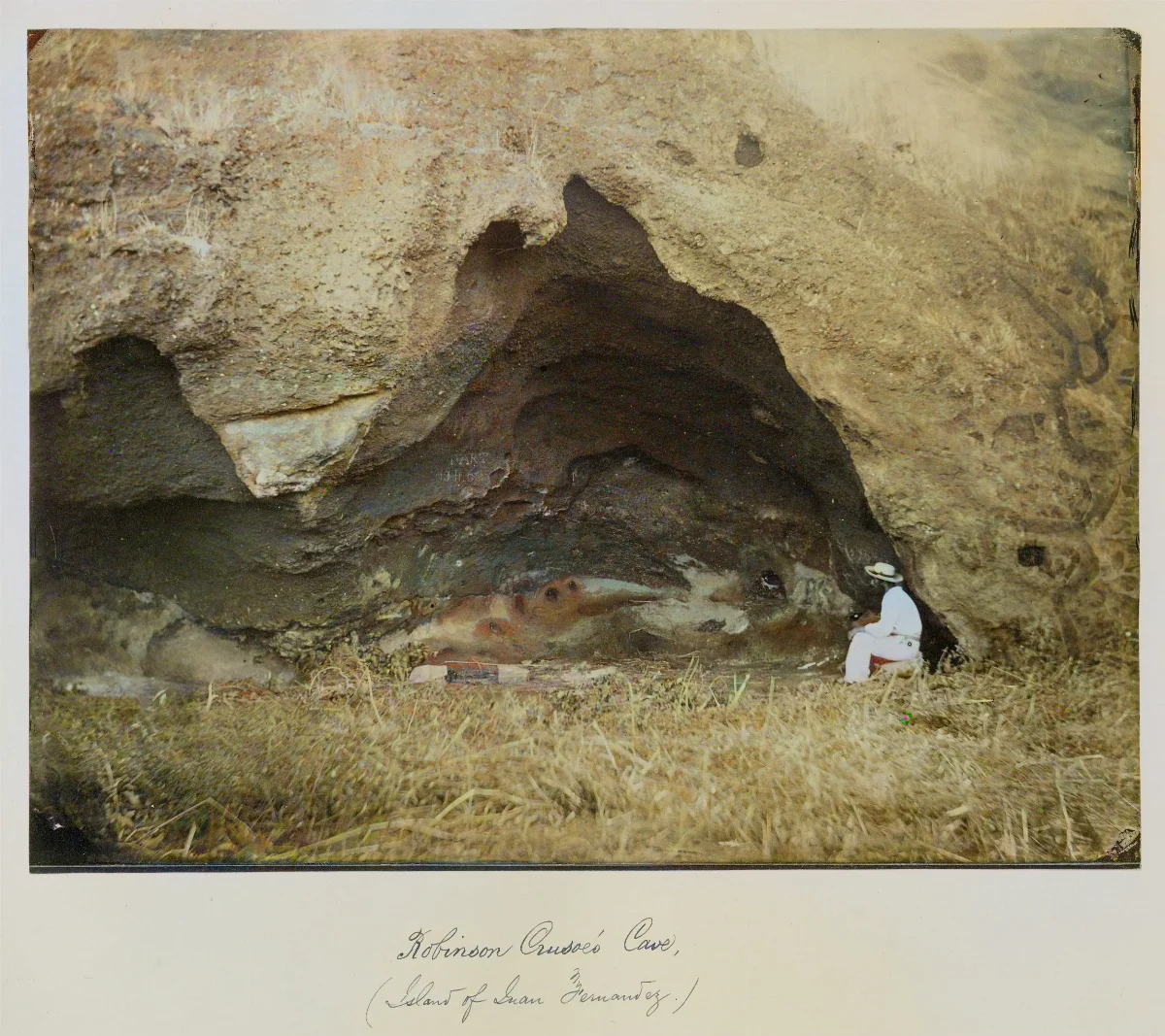 Hombre en Cueva de Robinson Crusoe, 1860 — 1860 | Chile de Ayer