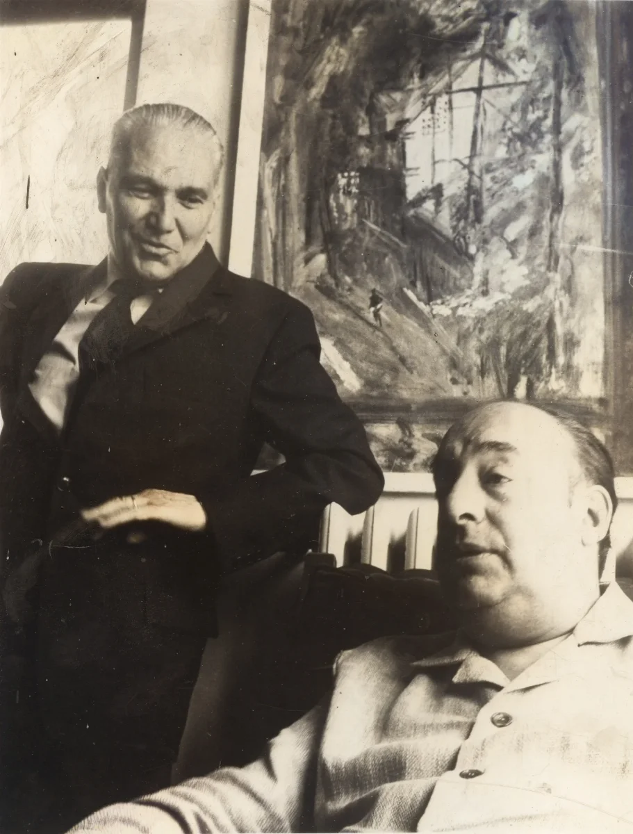 Pablo Neruda con el editor Alberto Tallone en Alpignano — 1964 | Chile de Ayer