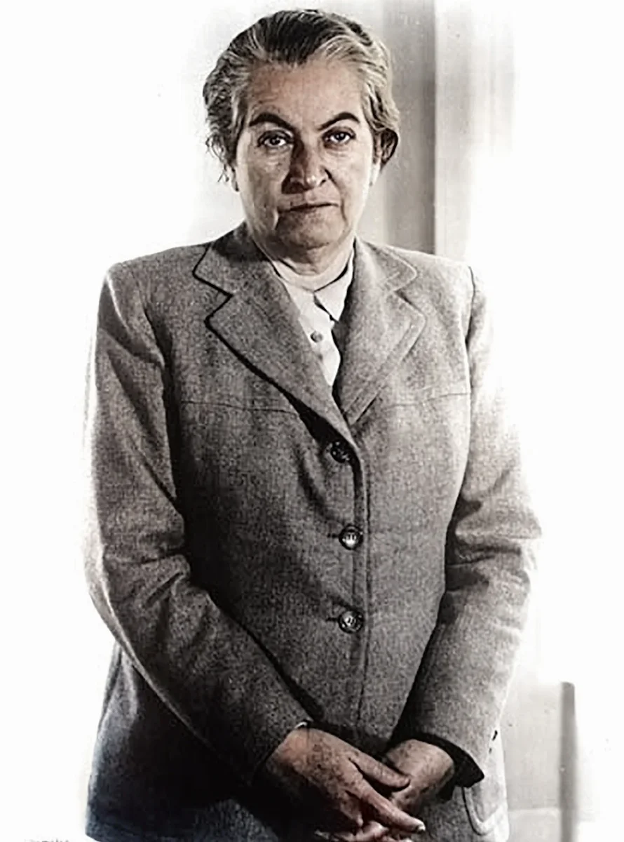 Gabriela Mistral por Marcos Chamúdez — 1946 | Chile de Ayer