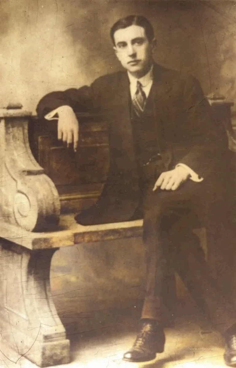 Vicente Huidobro a los 19 años — aprox. 1912 | Chile de Ayer
