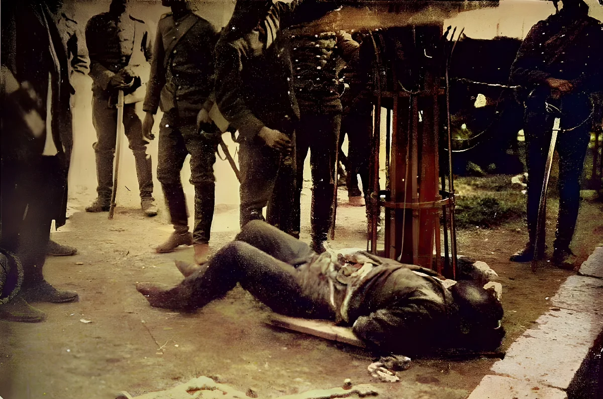Primer fusilado por incendiario durante el terremoto de Valparaíso de 1906 — aprox. 1906 | Chile de Ayer