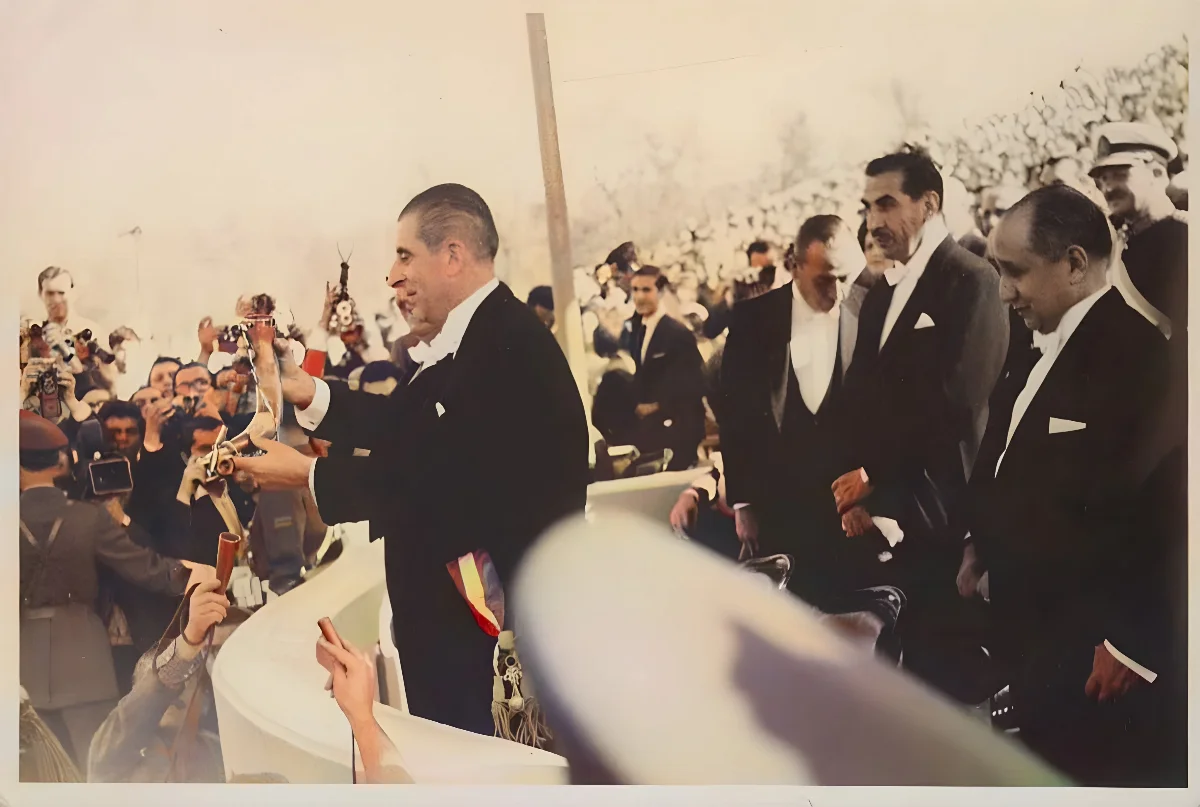 Eduardo Frei Montalva en la Parada Militar de 1964 — 1964 | Chile de Ayer