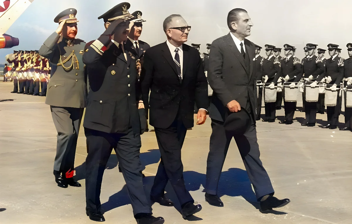 Eduardo Frei Montalva junto a Edmundo Pérez Zujovic — 1967 | Chile de Ayer