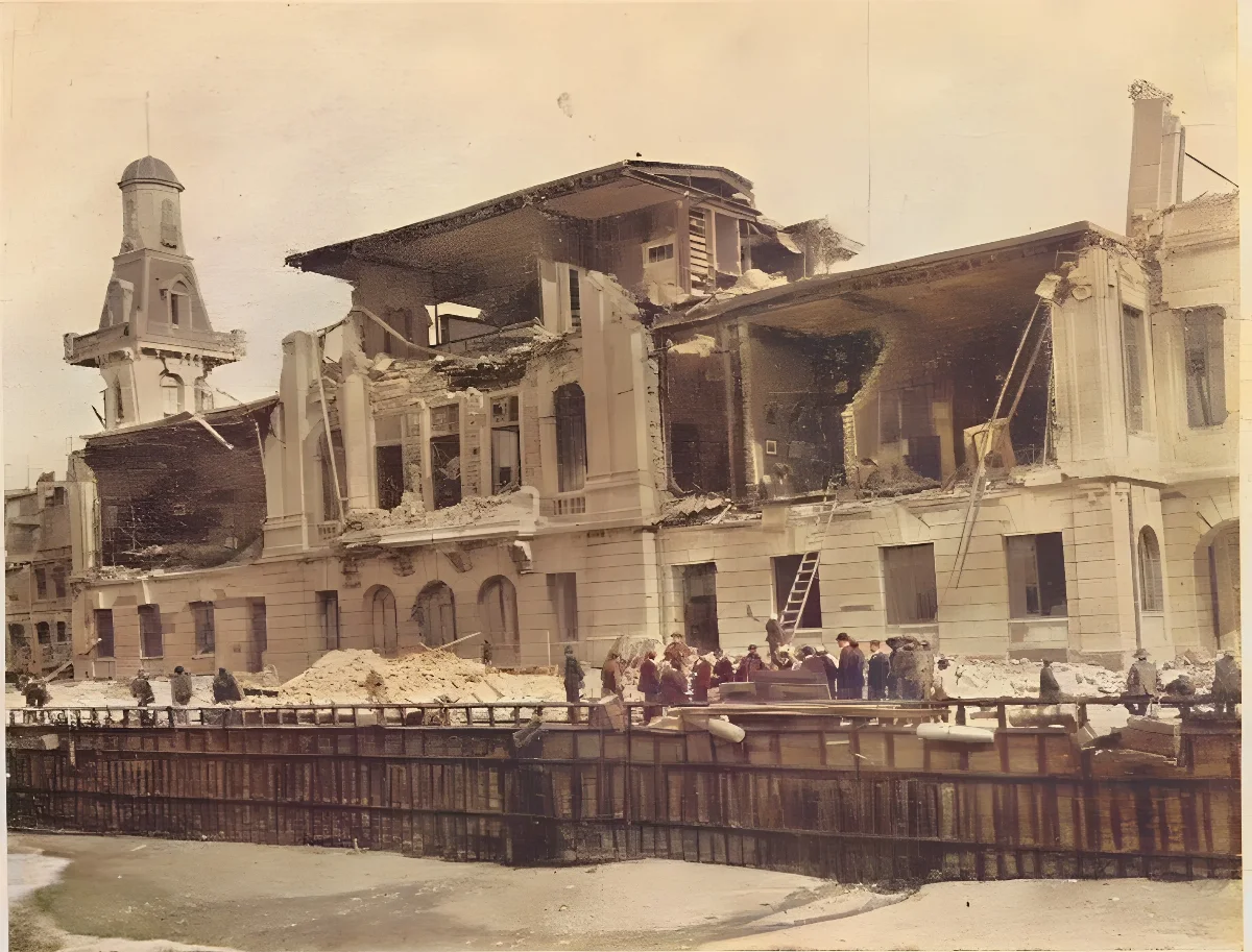 El Círculo Naval y el malecón después del terremoto de Valparaíso de 1906 — aprox. 1906 | Chile de Ayer