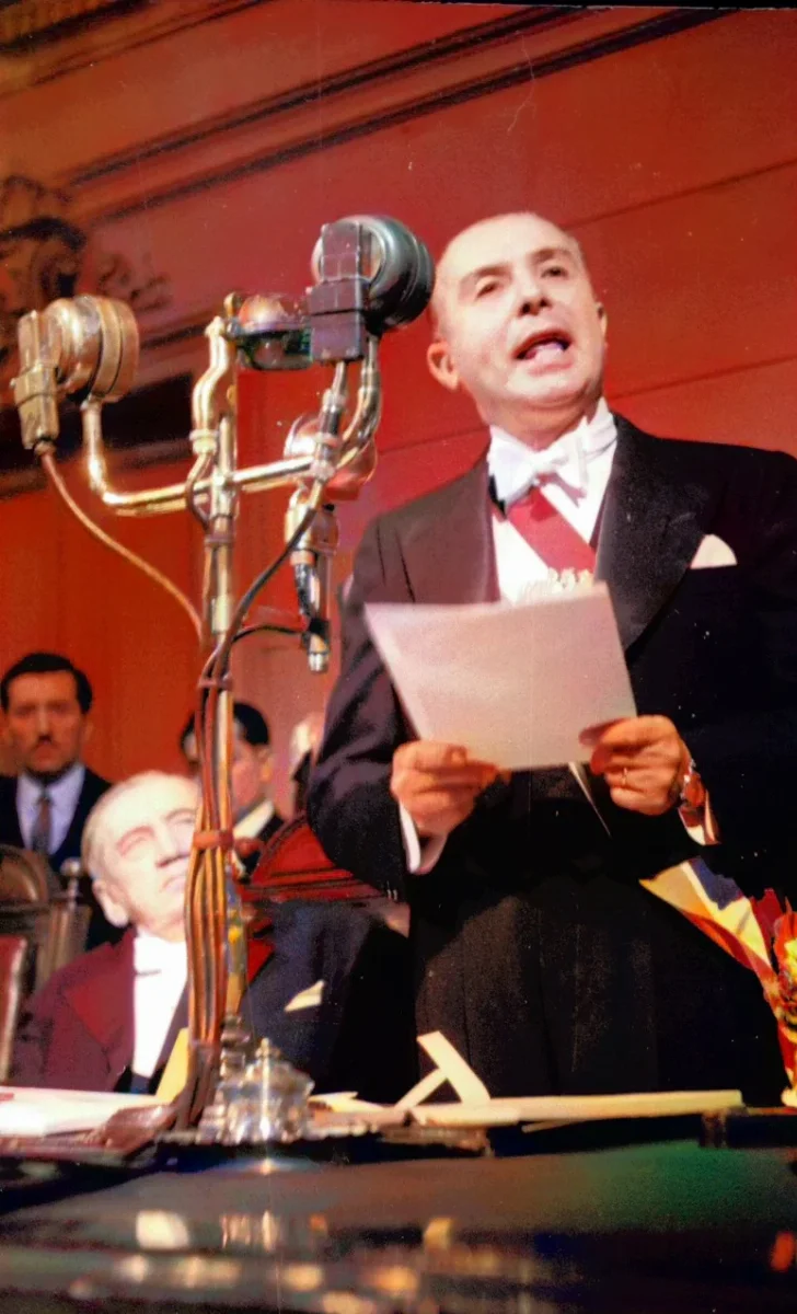 Gabriel González Videla en el Congreso Nacional — 1948 | Chile de Ayer
