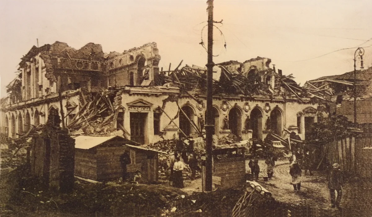 Teatro de la Victoria tras el terremoto de Valparaíso de 1906 — aprox. 1906 | Chile de Ayer