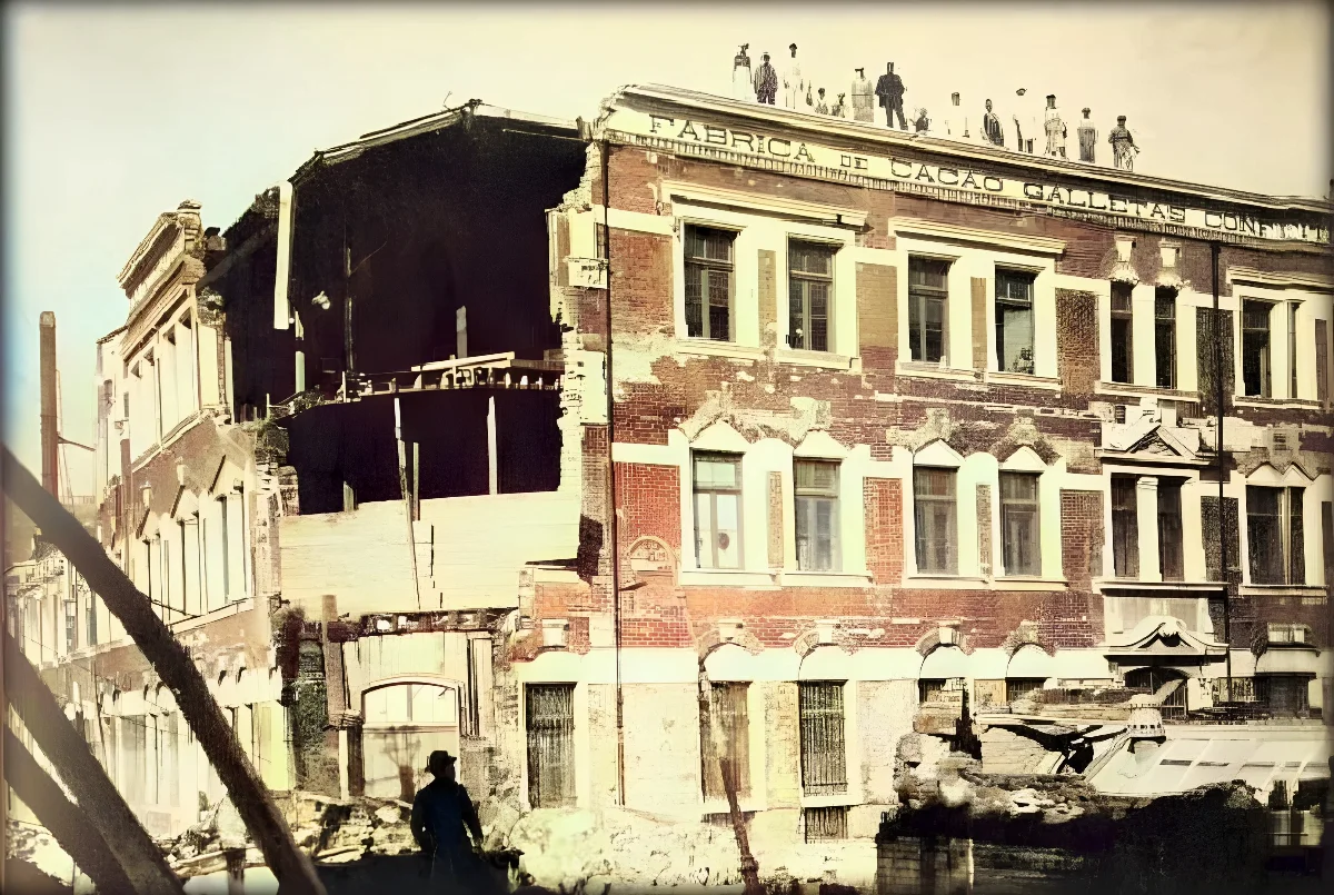 Fabrica Hucke luego del Terremoto del 16 de Agosto de 1906 en Valparaíso. — aprox. 1906 | Chile de Ayer