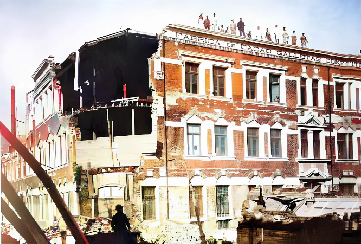 Fabrica Hucke destruida, se reconstruiría mas tarde. — aprox. 1906 | Chile de Ayer